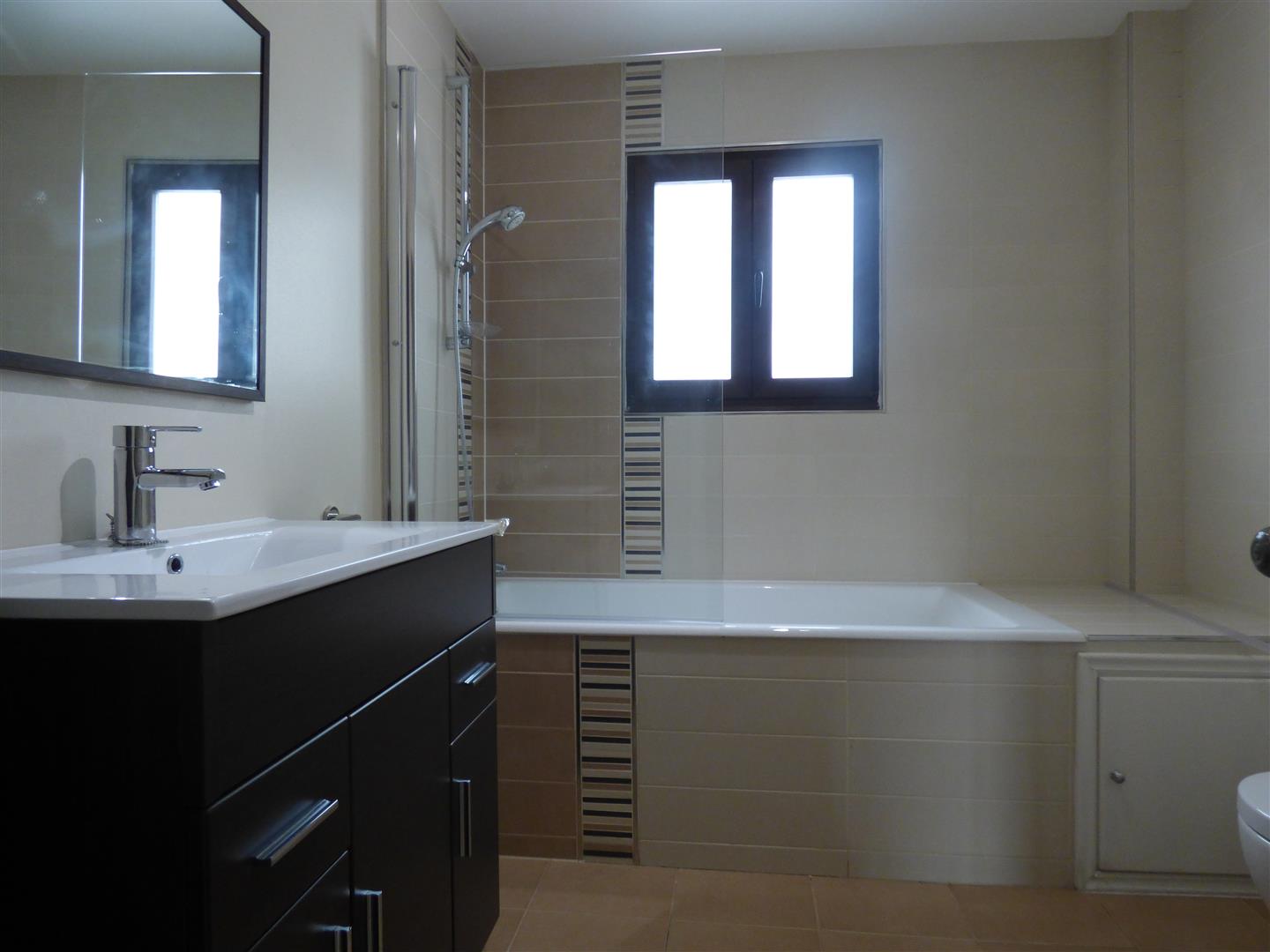 Image of Apartment - 1 Bedrooms - 1 Bathrooms for Rental in Marina Bay-Gibraltar, Image 4